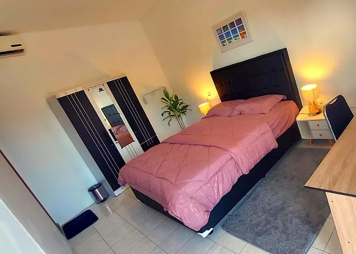 Hotel Hustay - *